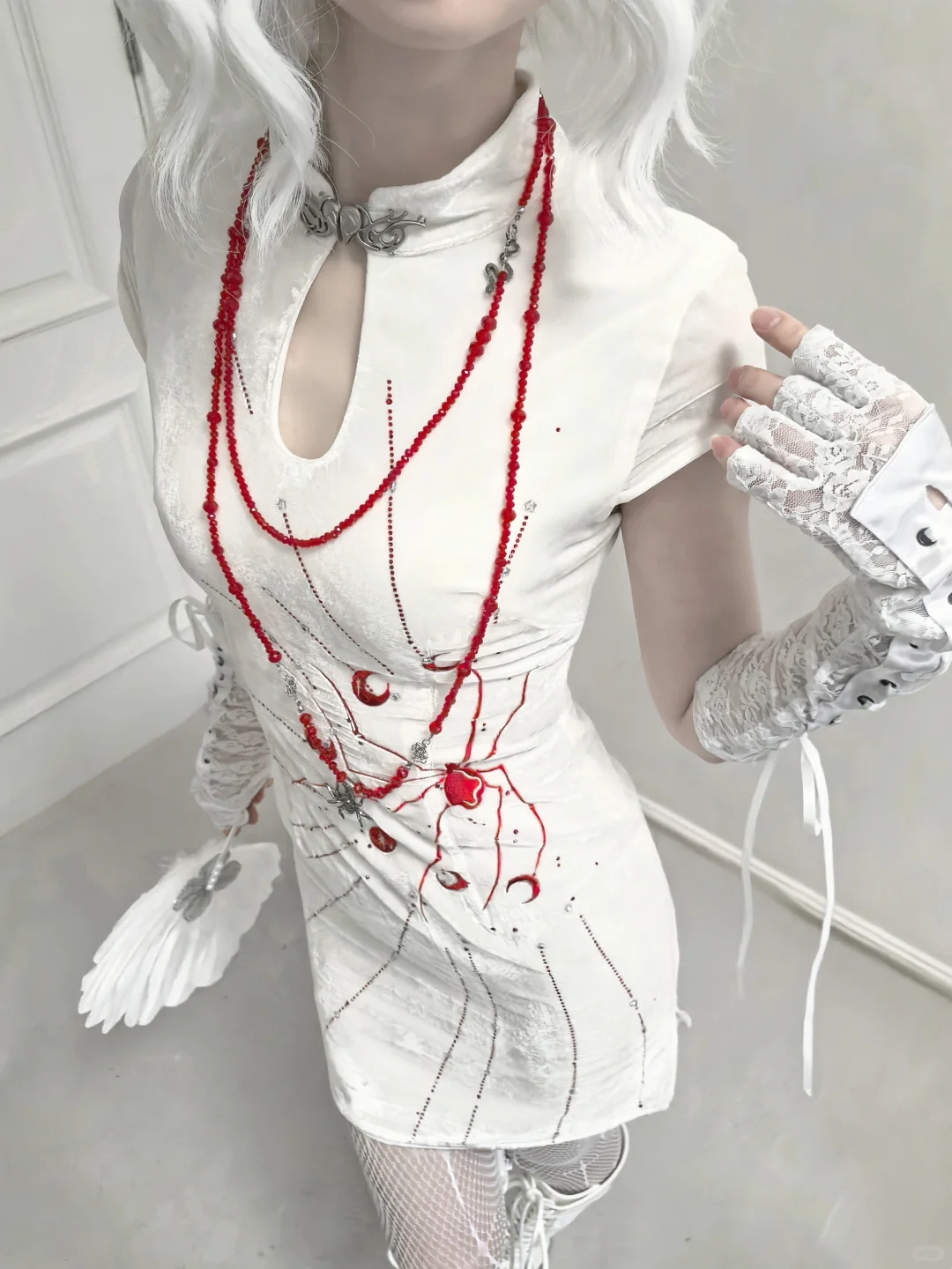 请选择你的万圣节战袍！黑白魔女的邀请