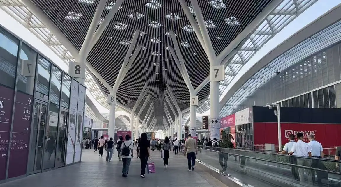 这展会真不是一般人能抗的住的