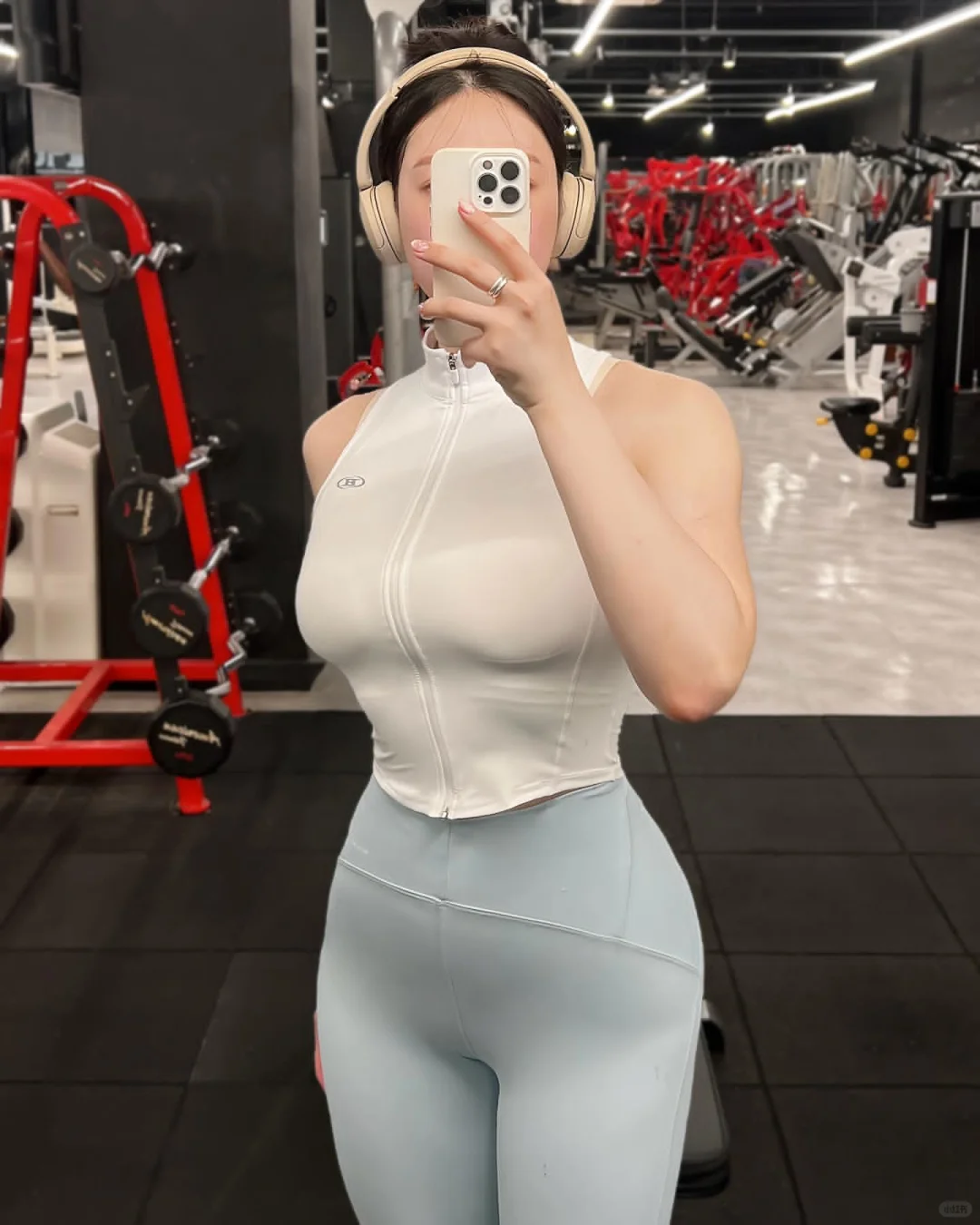 健身让我变得穿衣自由，明天衣服四选一！