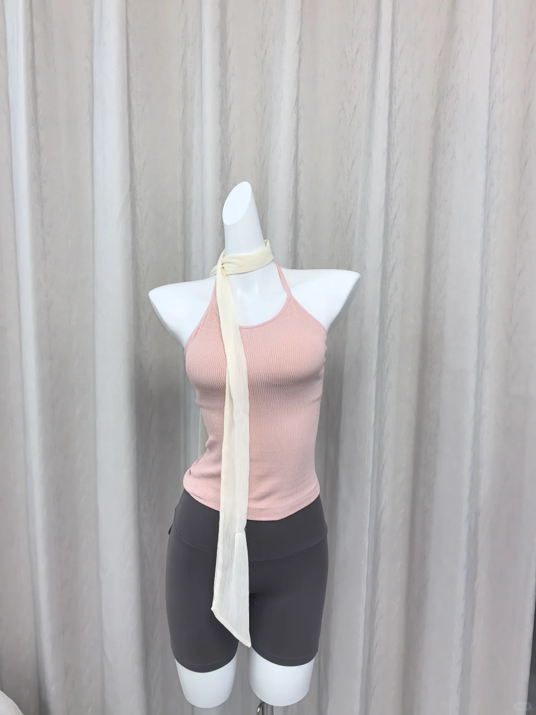 发现一个很绝的瑜伽服组合！