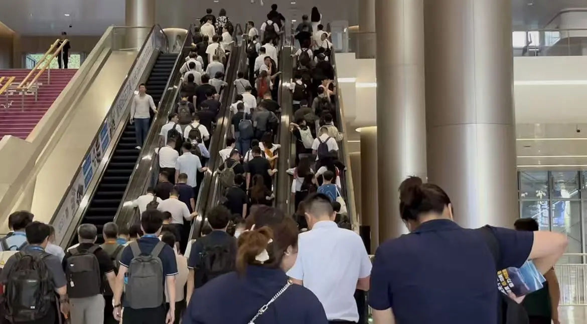 这展会真不是一般人能抗的住的