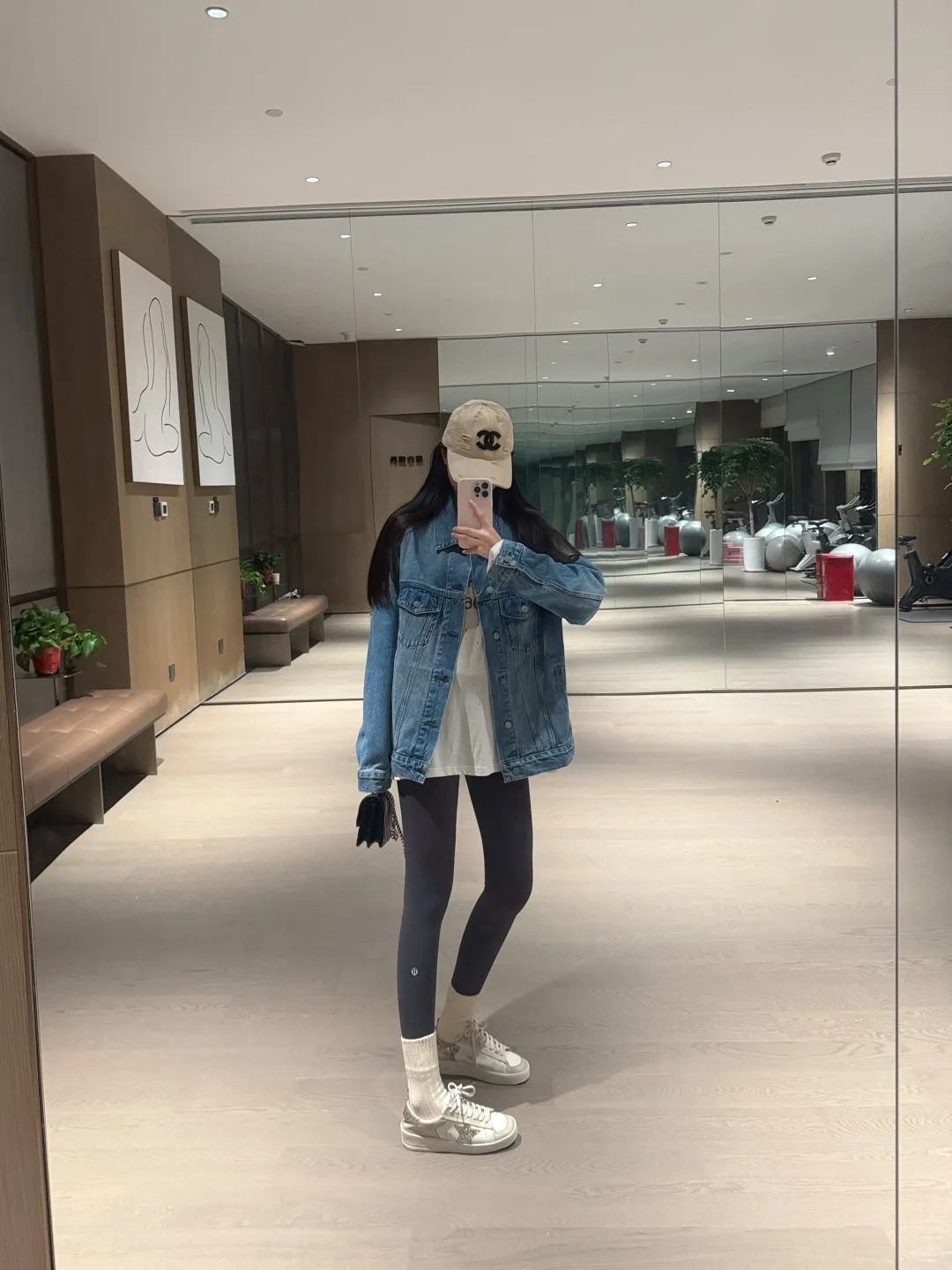 牛仔外套➕瑜伽裤秋天这样穿也太显瘦了吧