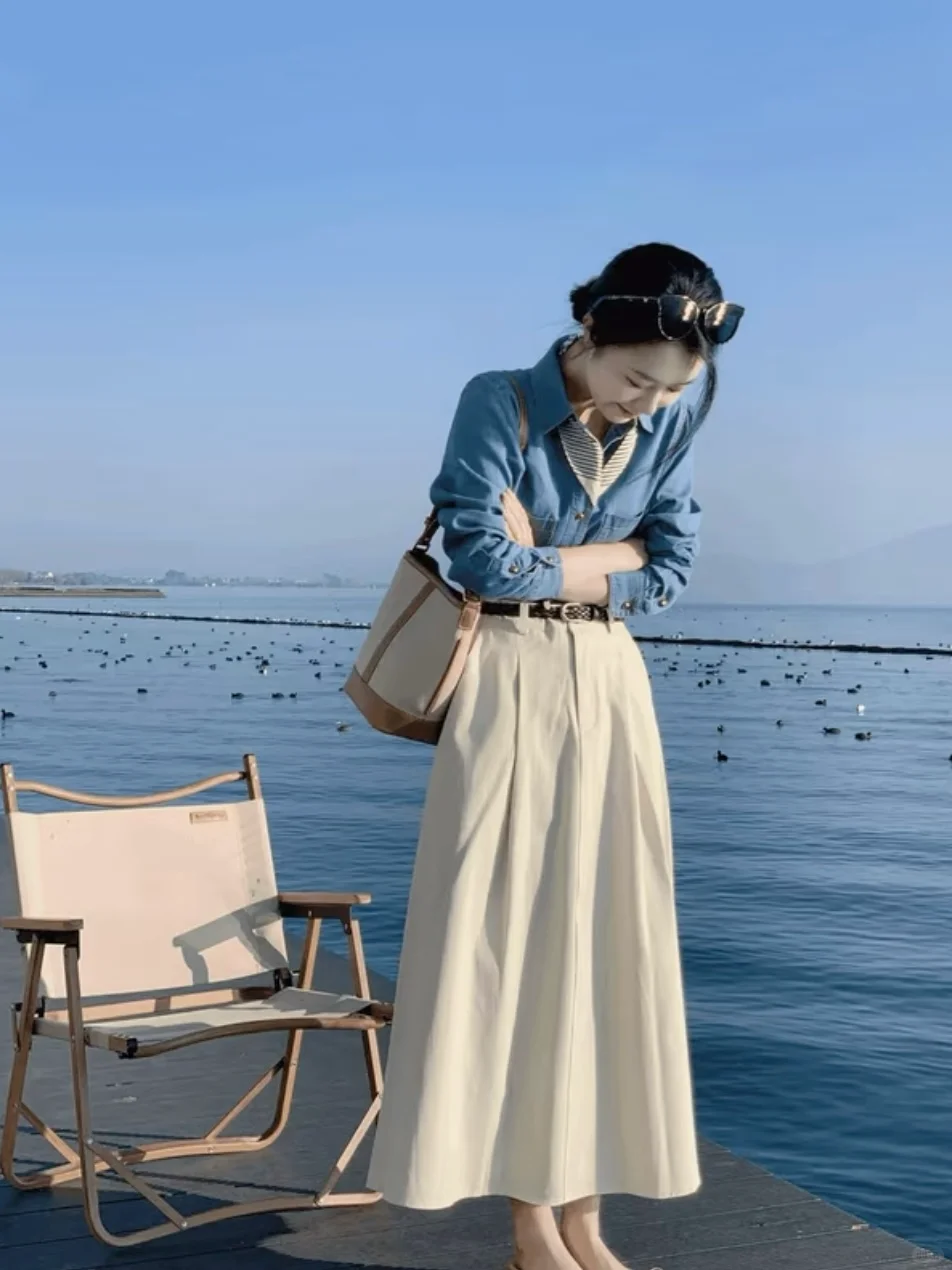 蓝色衬衫搭配半身裙,秋日慵懒风穿搭?❤️?