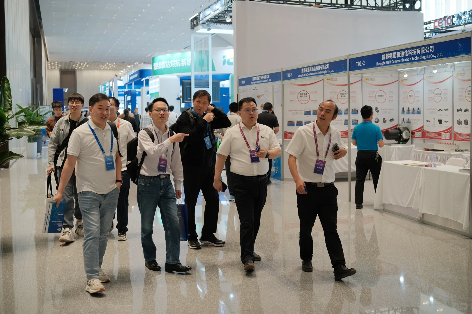 浐灞会展中心?文科生勇闯西安科技展