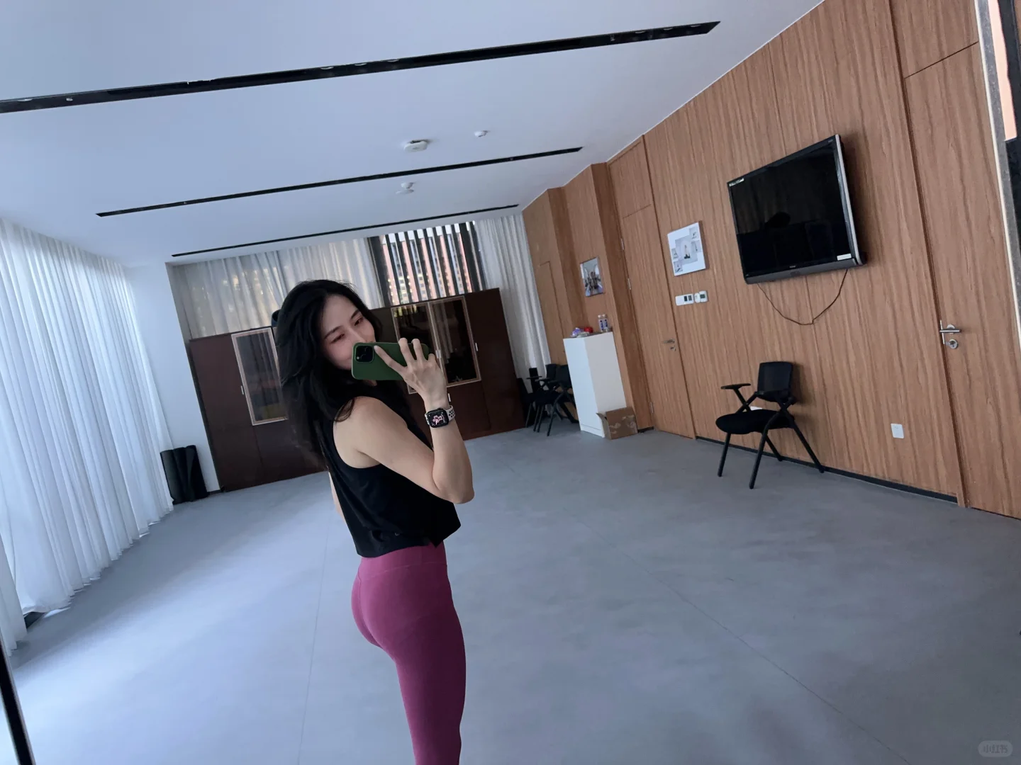 今天是正儿八经瑜伽服