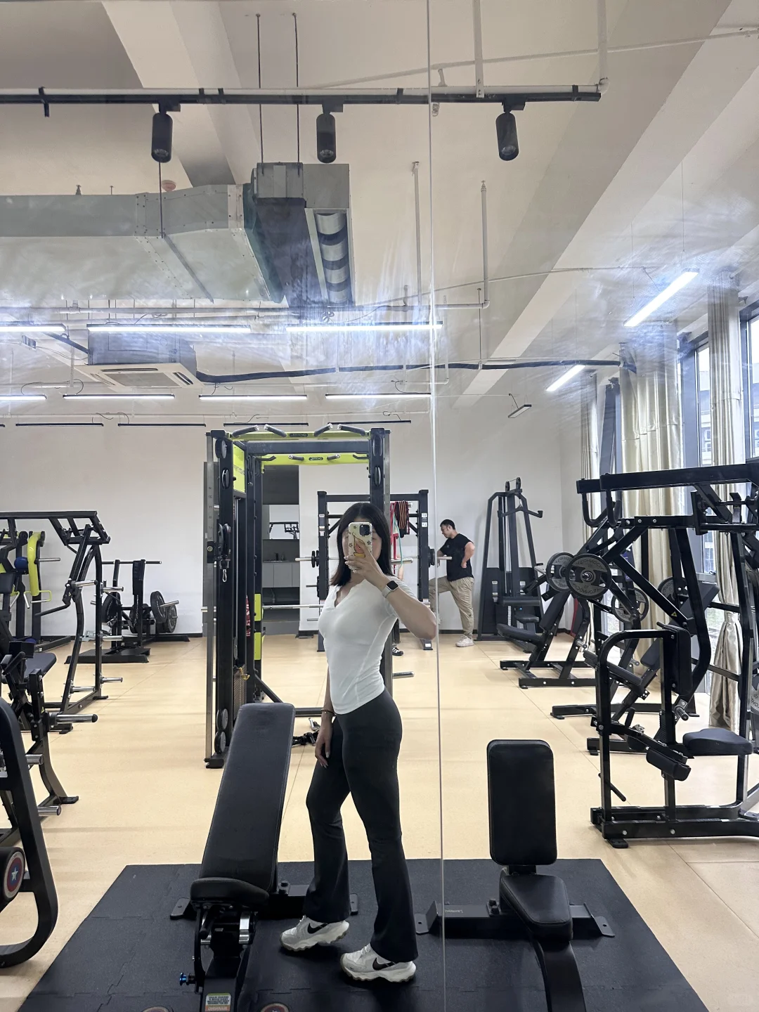 天冷了，脱了外套就练?求瑜伽服种草