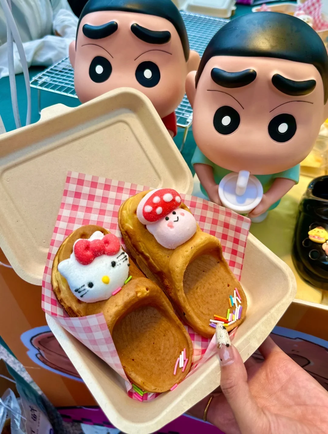 重磅来袭!郑州首届甜品节!洞洞鞋面包烧来咯