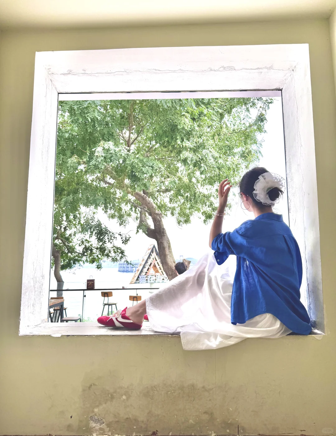 穿不腻的优衣库白月光+蓝衬衫?海边包出片