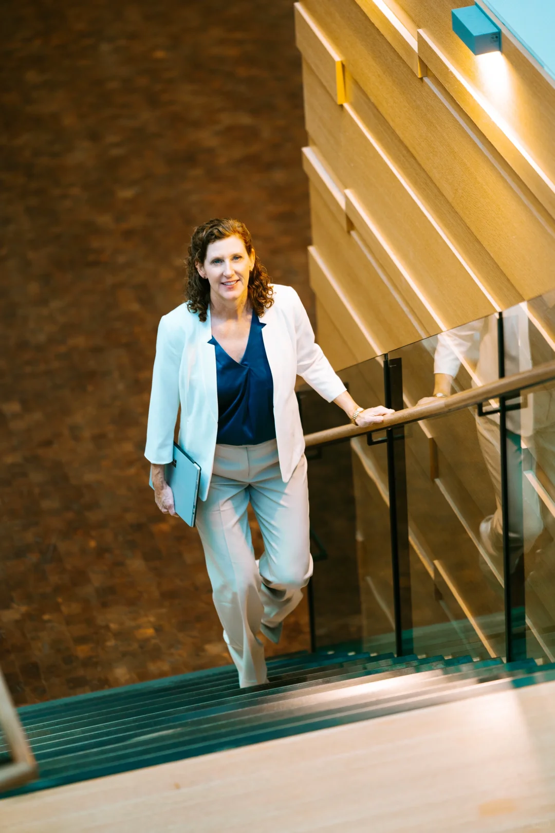 在美国生活久了变得很能欣赏熟女的美