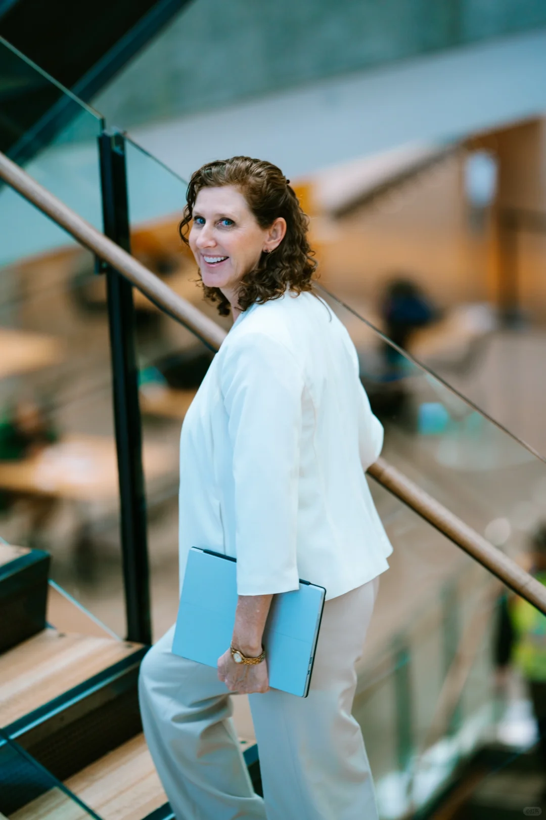 在美国生活久了变得很能欣赏熟女的美