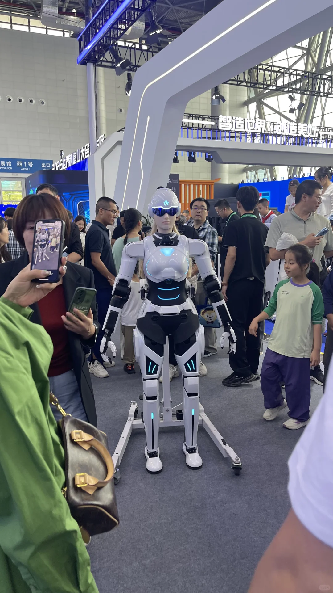 全世界的人都来了吧