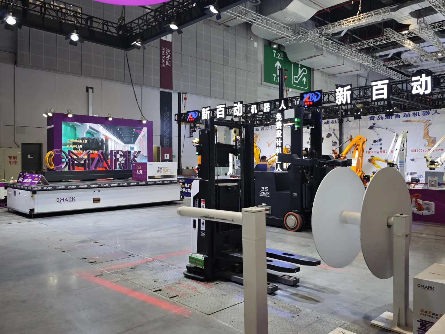 2025上海工博会：具身智能+AGV?