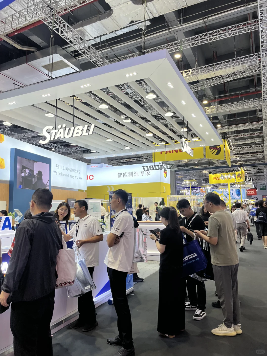 TOB工博会。逛了三天。累了。讲不动了。