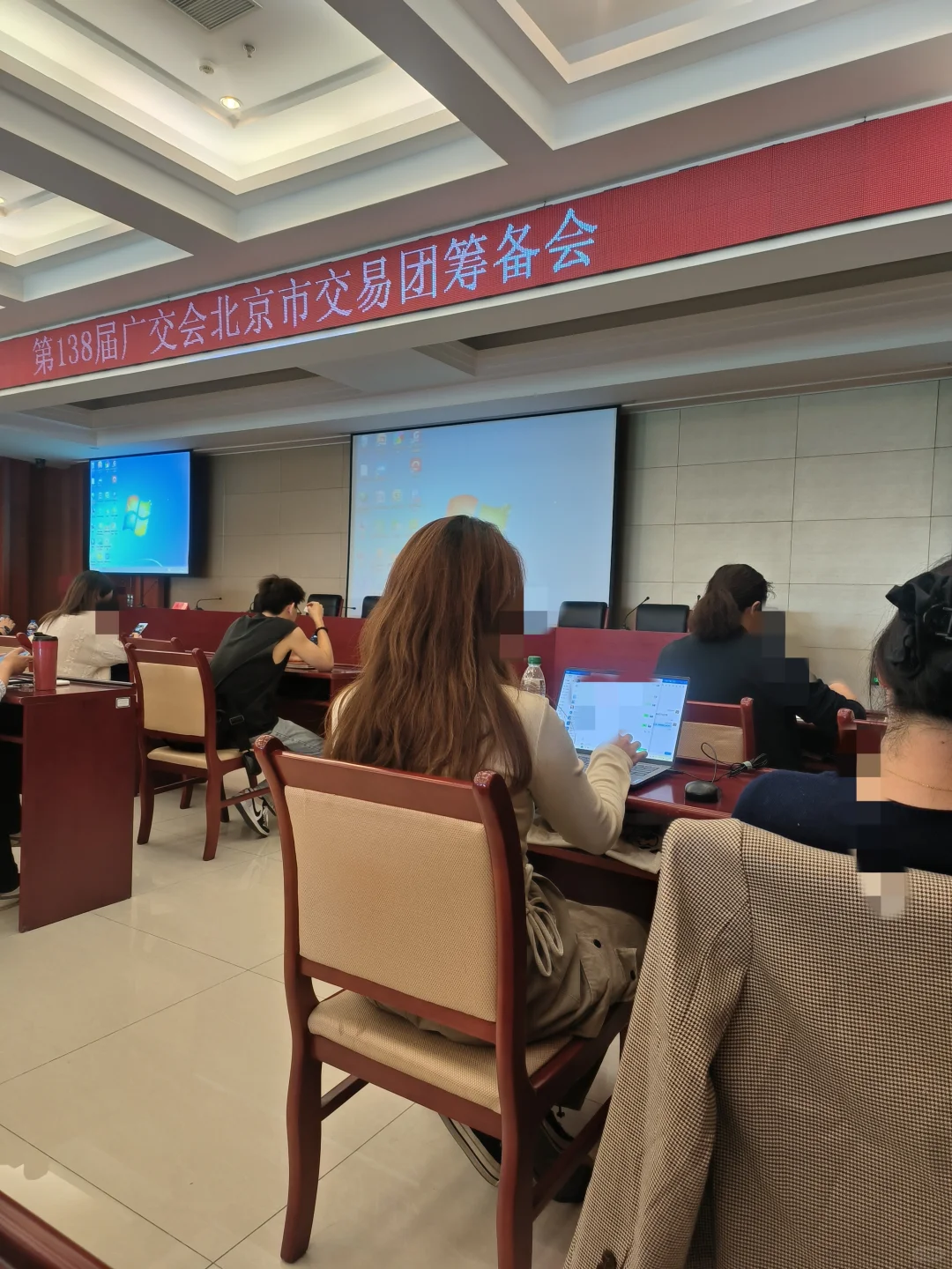 来感受一下这届史上最严广交会的办证风波