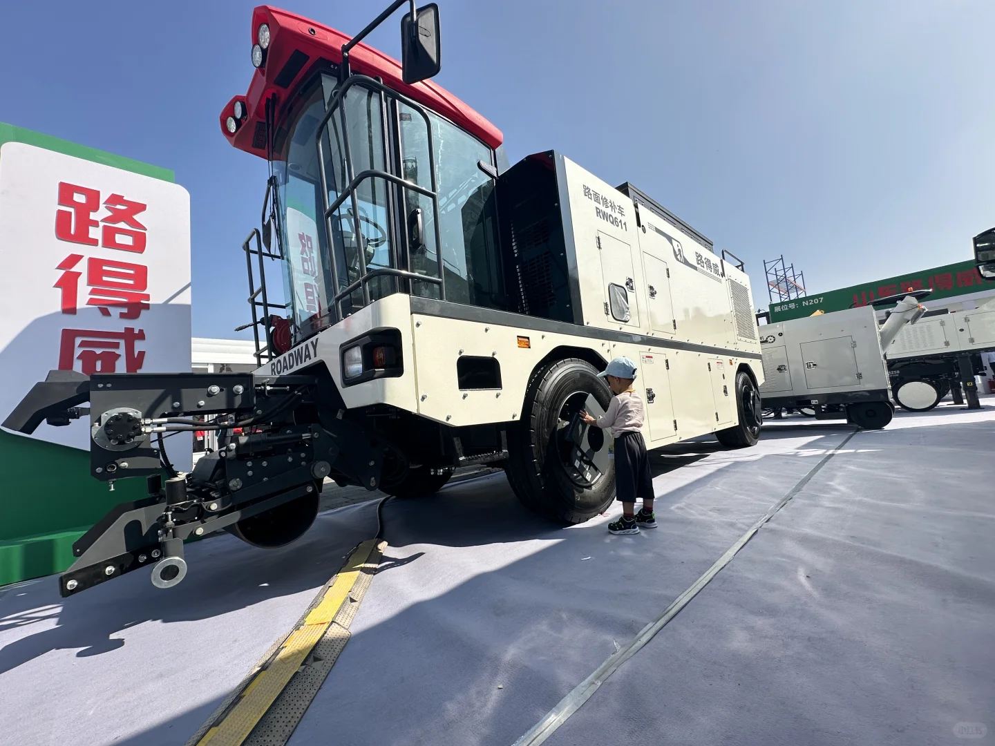 去机械展，其实很方便❗️爱挖机的孩子们冲