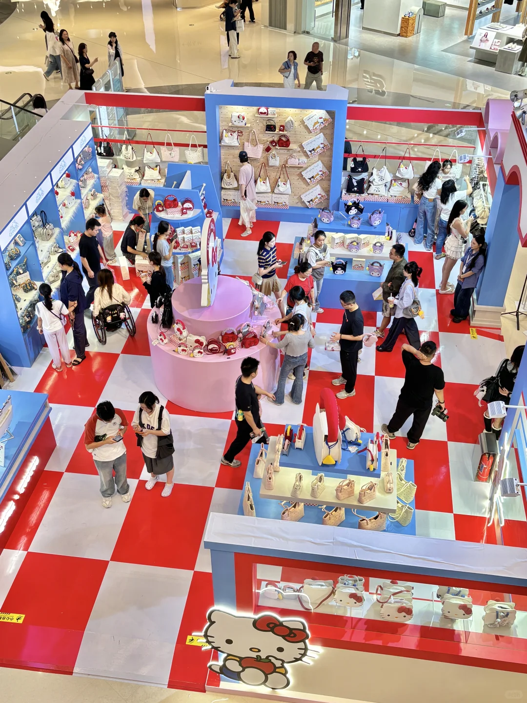 成都万象城是要考研吗。。。好魔幻?。。。