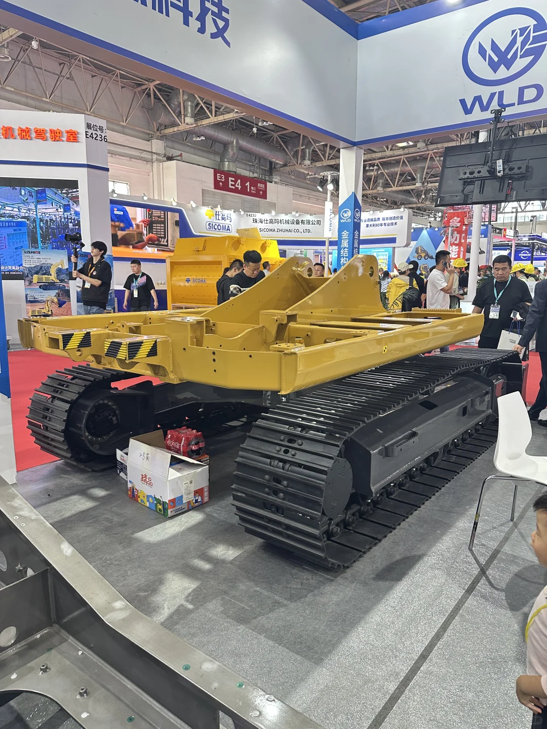 去机械展，其实很方便❗️爱挖机的孩子们冲