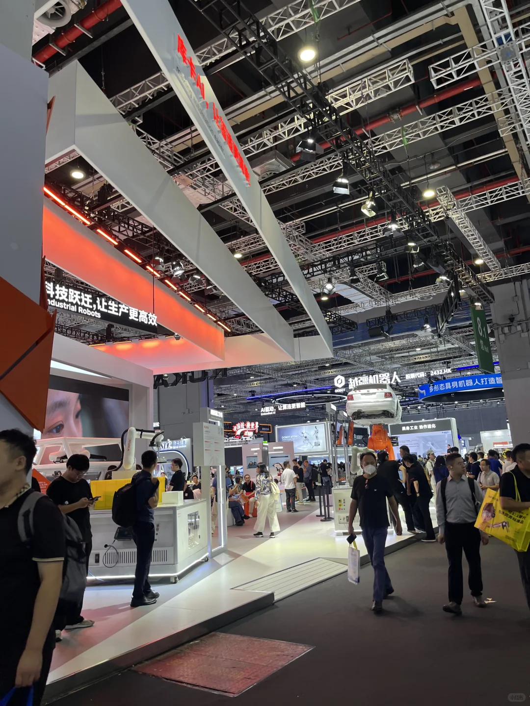 TOB工博会。逛了三天。累了。讲不动了。