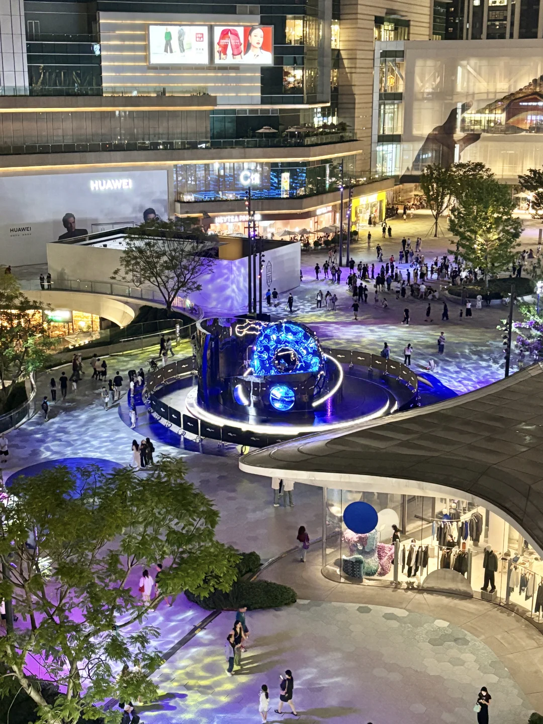 成都万象城是要考研吗。。。好魔幻?。。。