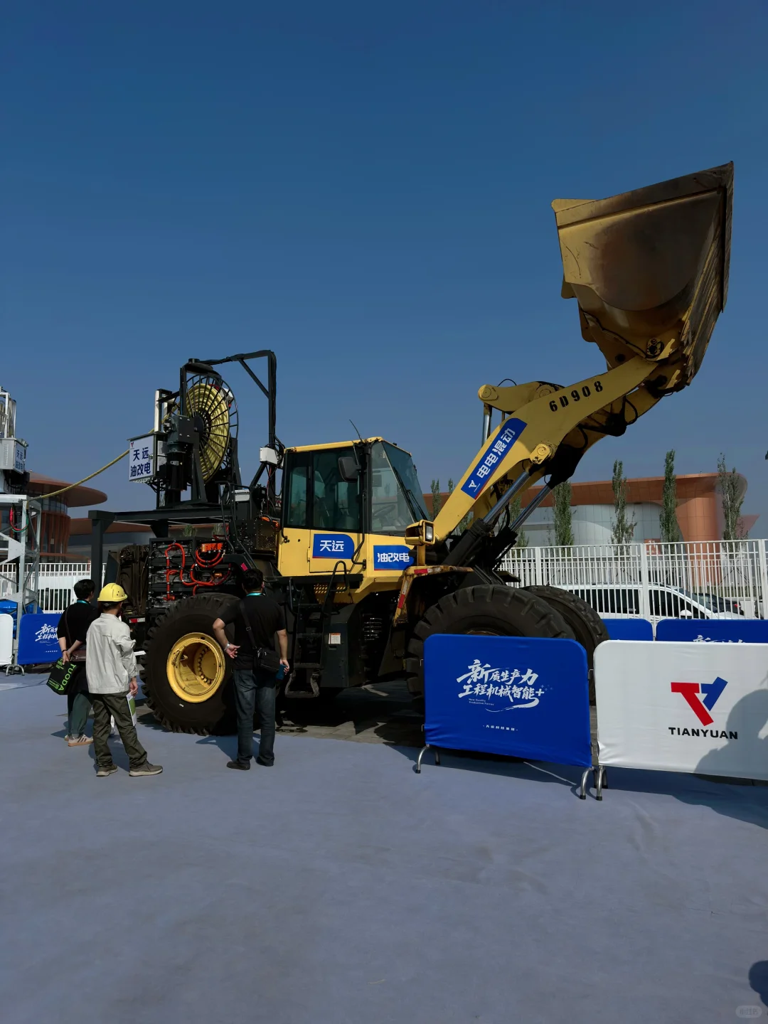 去机械展，其实很方便❗️爱挖机的孩子们冲