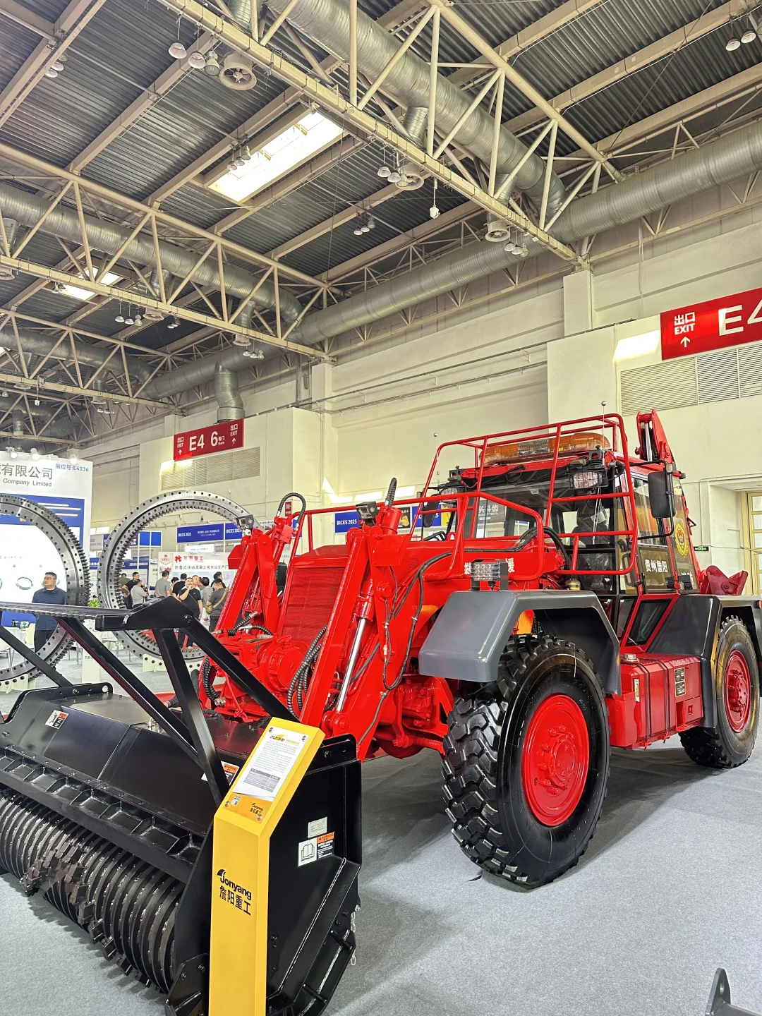 去机械展，其实很方便❗️爱挖机的孩子们冲