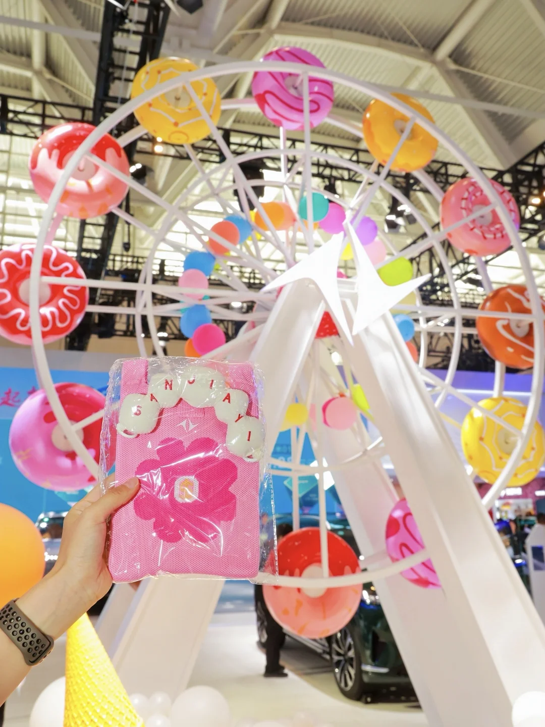 笑不活了！我在车展上拍到“天津之眼”了！