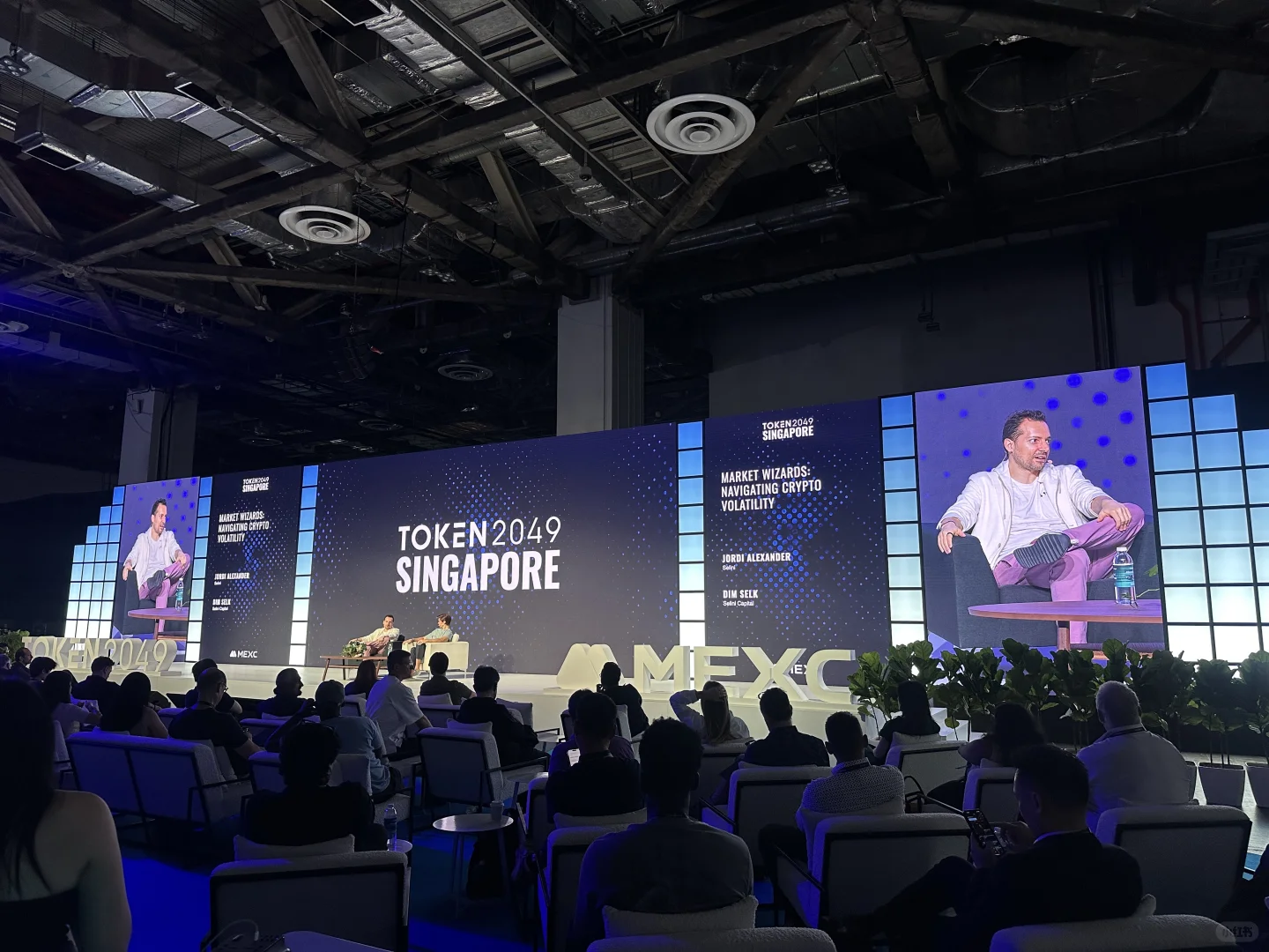 ??AI打工人参加Token2049｜见解分享?