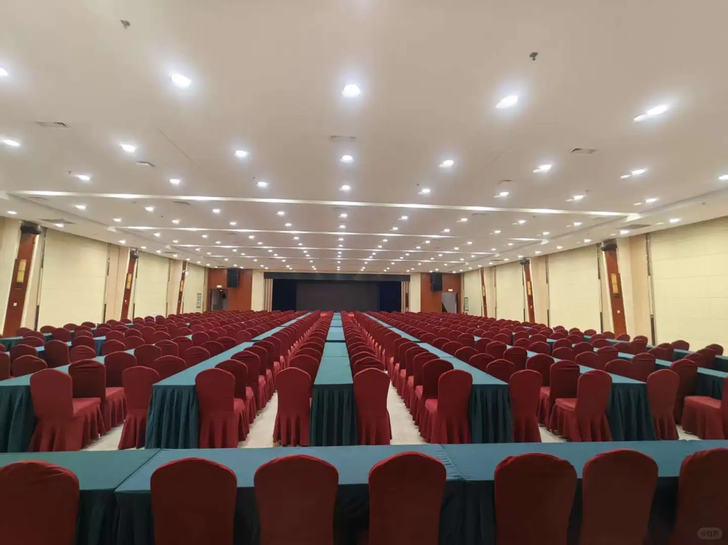 天气已转凉，企业年会、招商会火热开启中