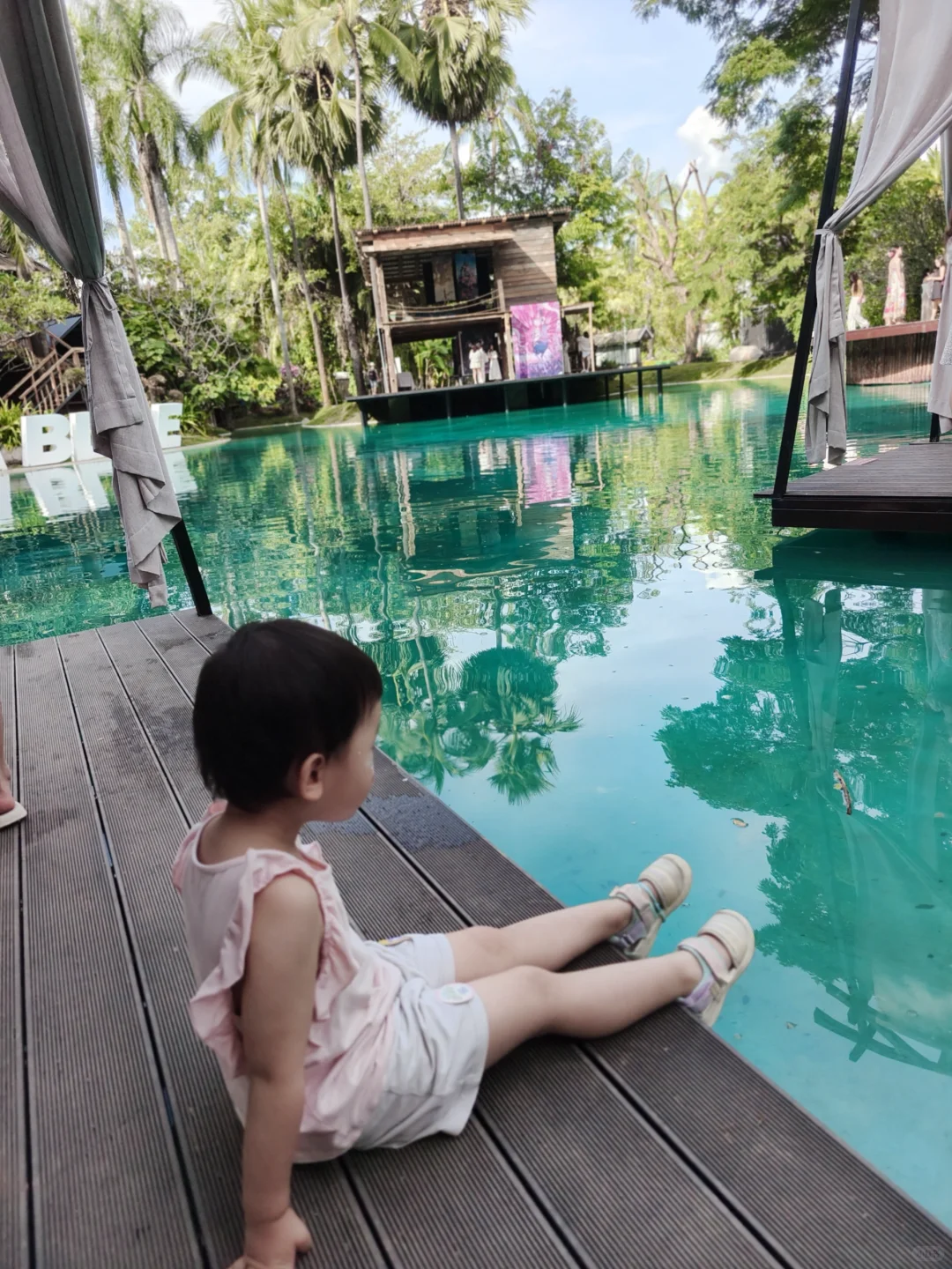 西双版纳花卉园集市·在树下(蓝湖超出片)