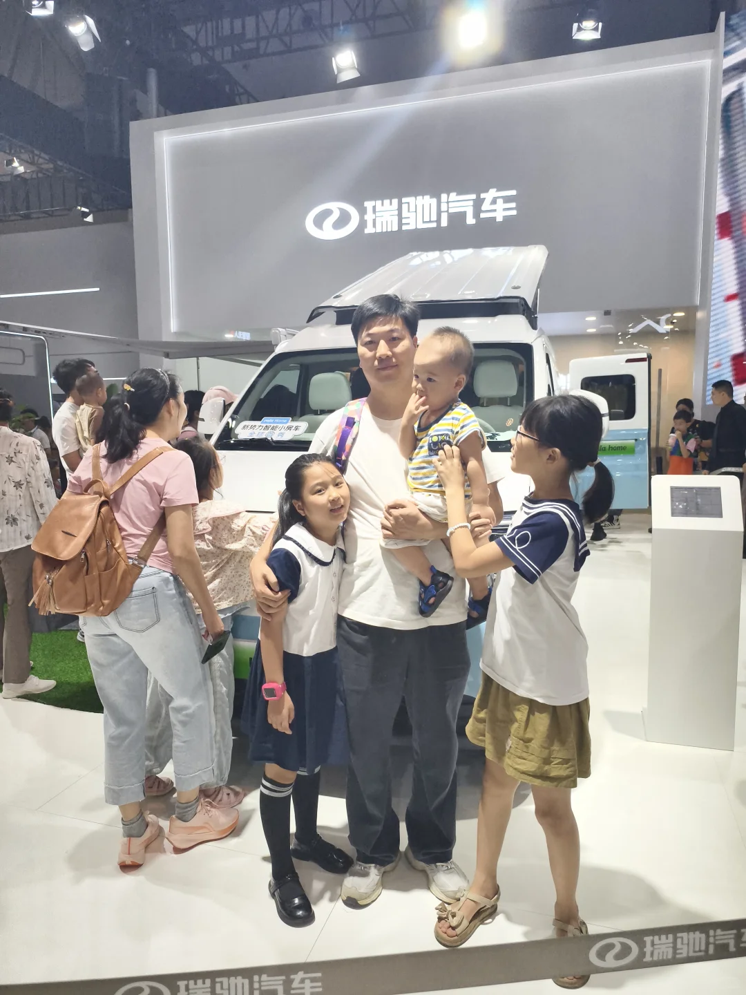 救命！重庆一半人都来智博会遛娃了吧！