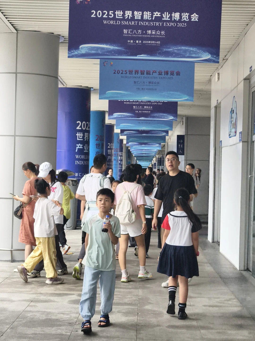 救命！重庆一半人都来智博会遛娃了吧！