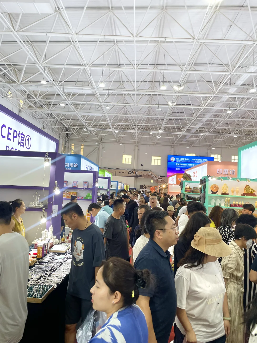 喀什宝藏展会！简单粗暴，好看又好逛！??✨