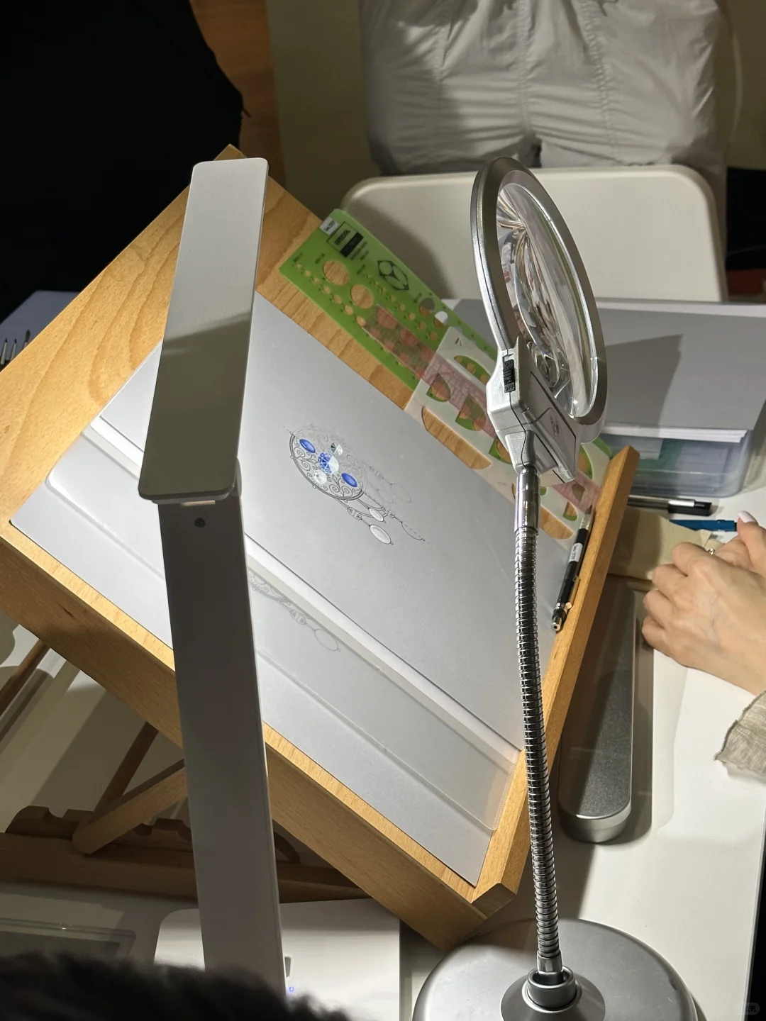 ?香港珠宝展｜筆脈珍傳 法国珠宝设计展