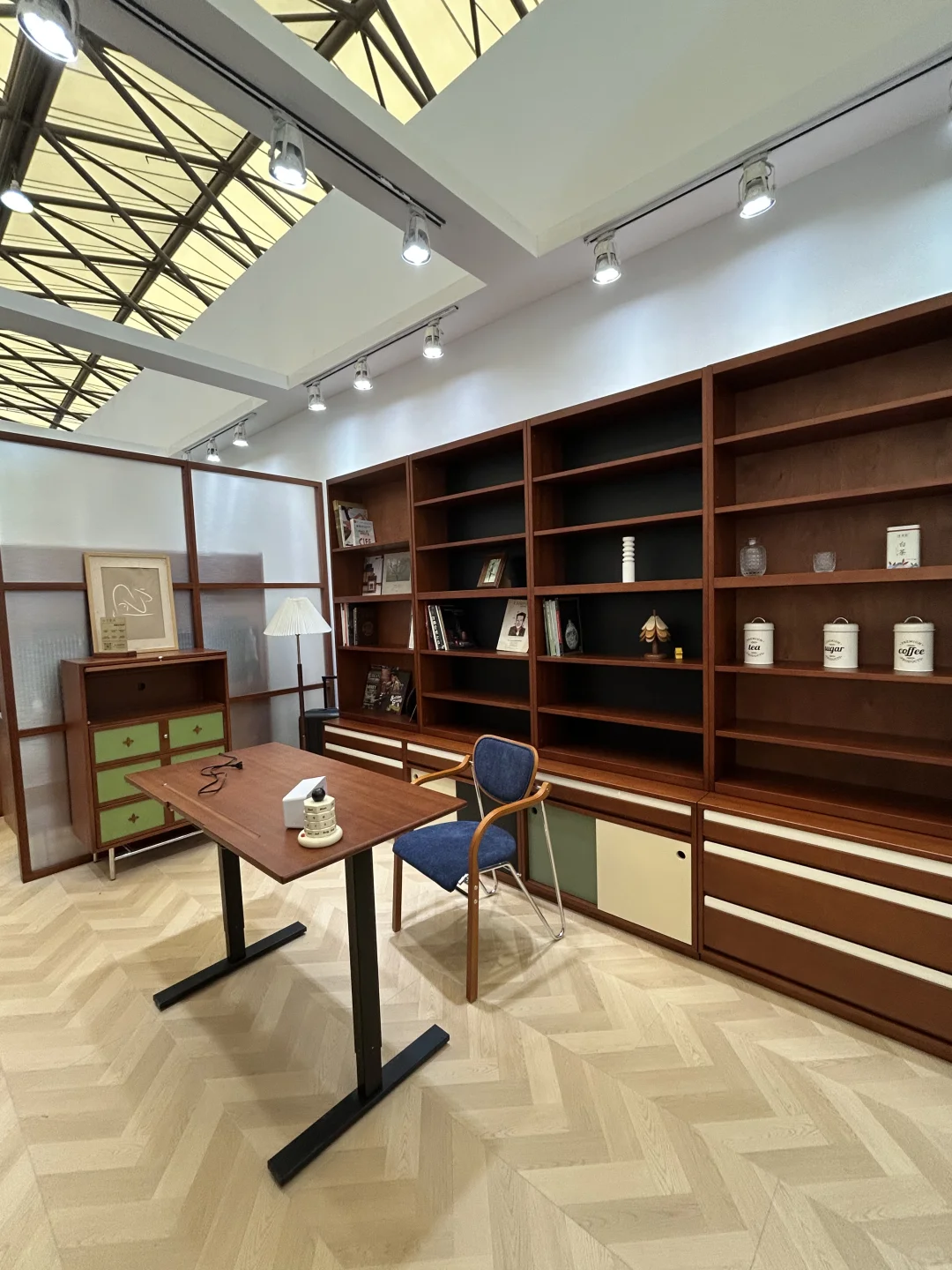 今天不上班，今天上海看展