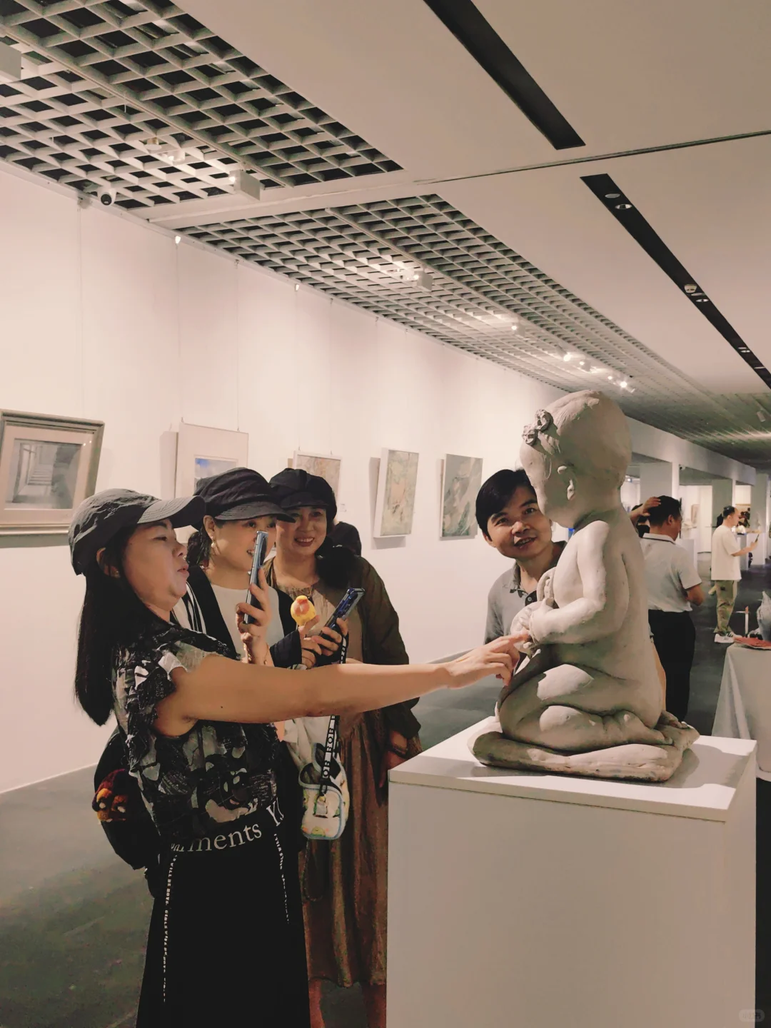 广州人速来！被一堆神仙雕塑包围了！