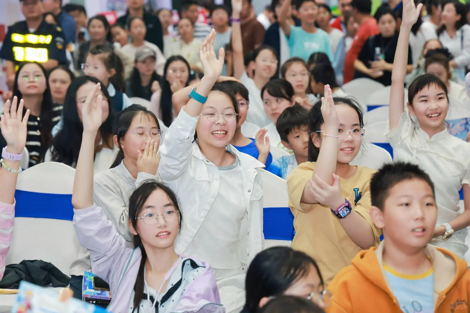 带孩子来华中图书交易会吧！