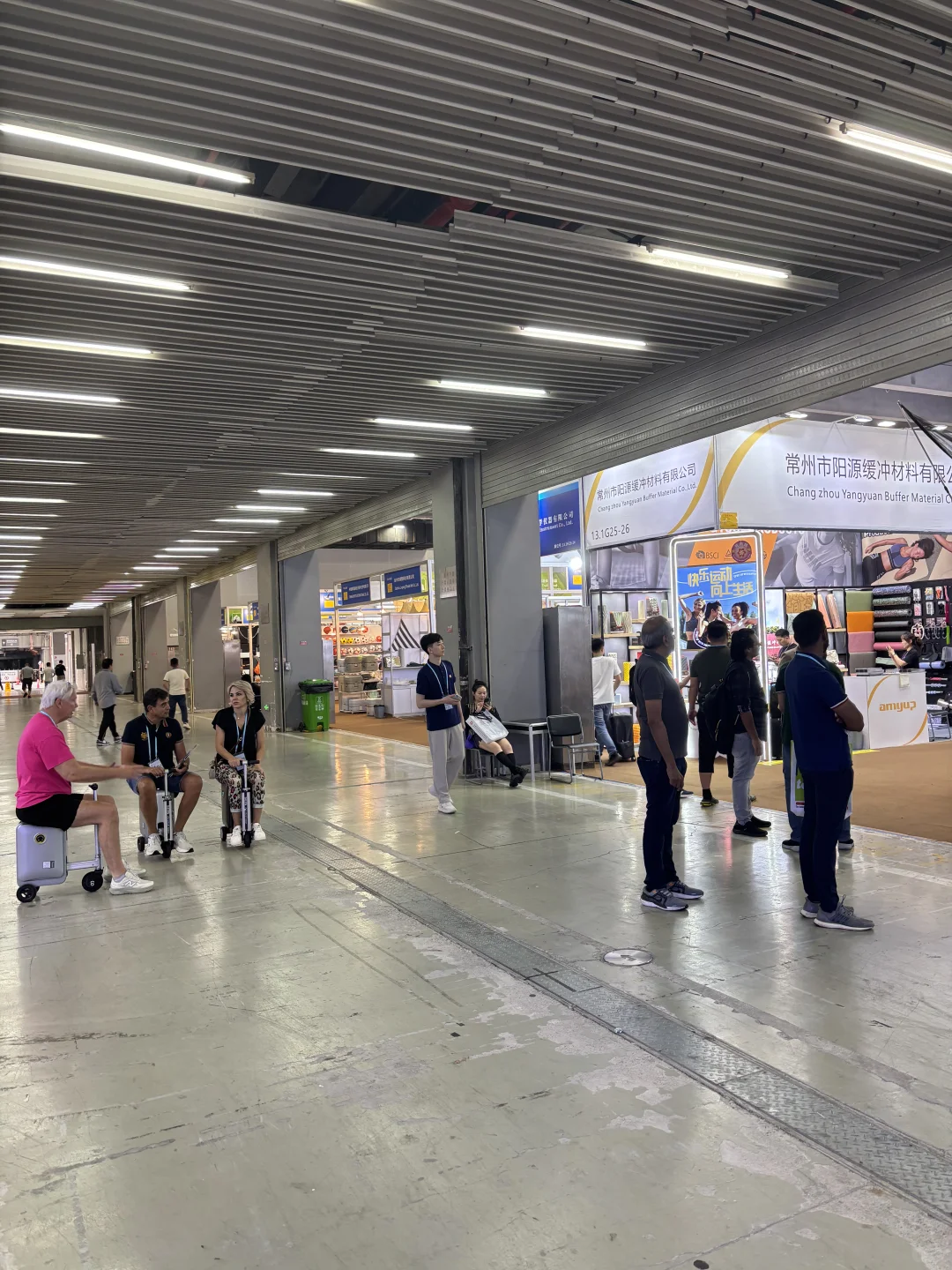 广交会三期走访感受： 客商还是挺多的