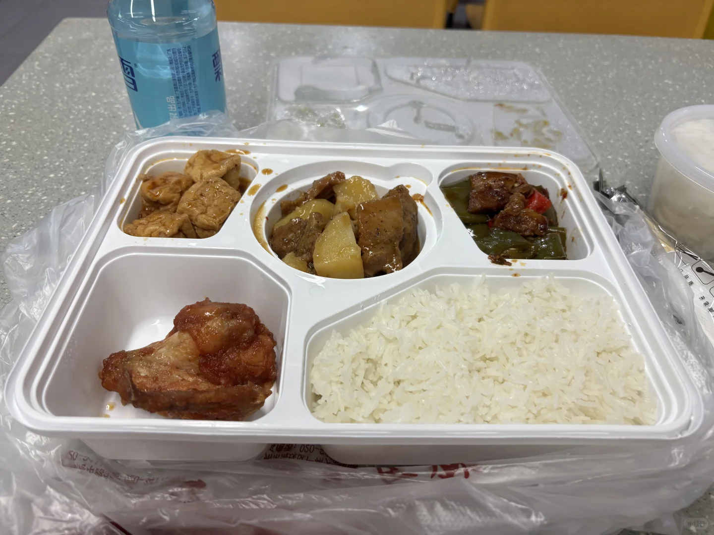 广交会三期走访感受： 客商还是挺多的