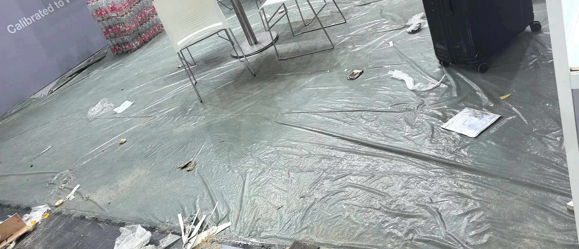 展会开幕还剩14小时， 我在混乱的现场快哭了