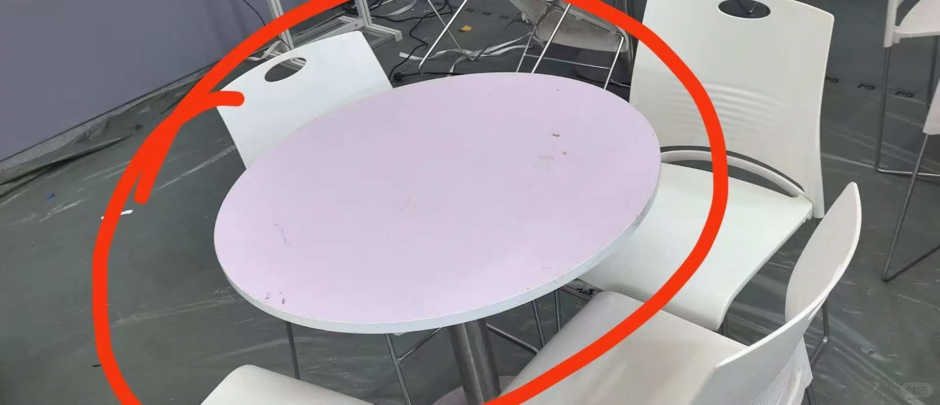 展会开幕还剩14小时， 我在混乱的现场快哭了