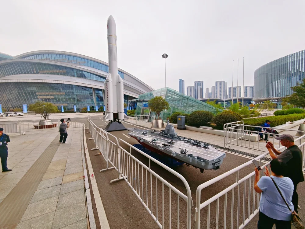 国防军工文博会武汉开幕