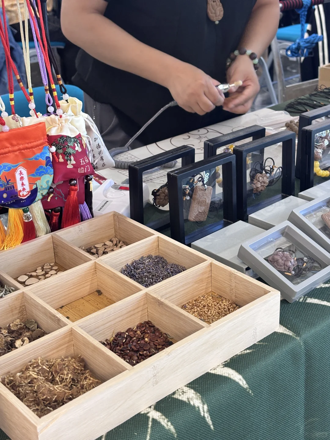 逛非遗集市，邂逅古韵匠心?