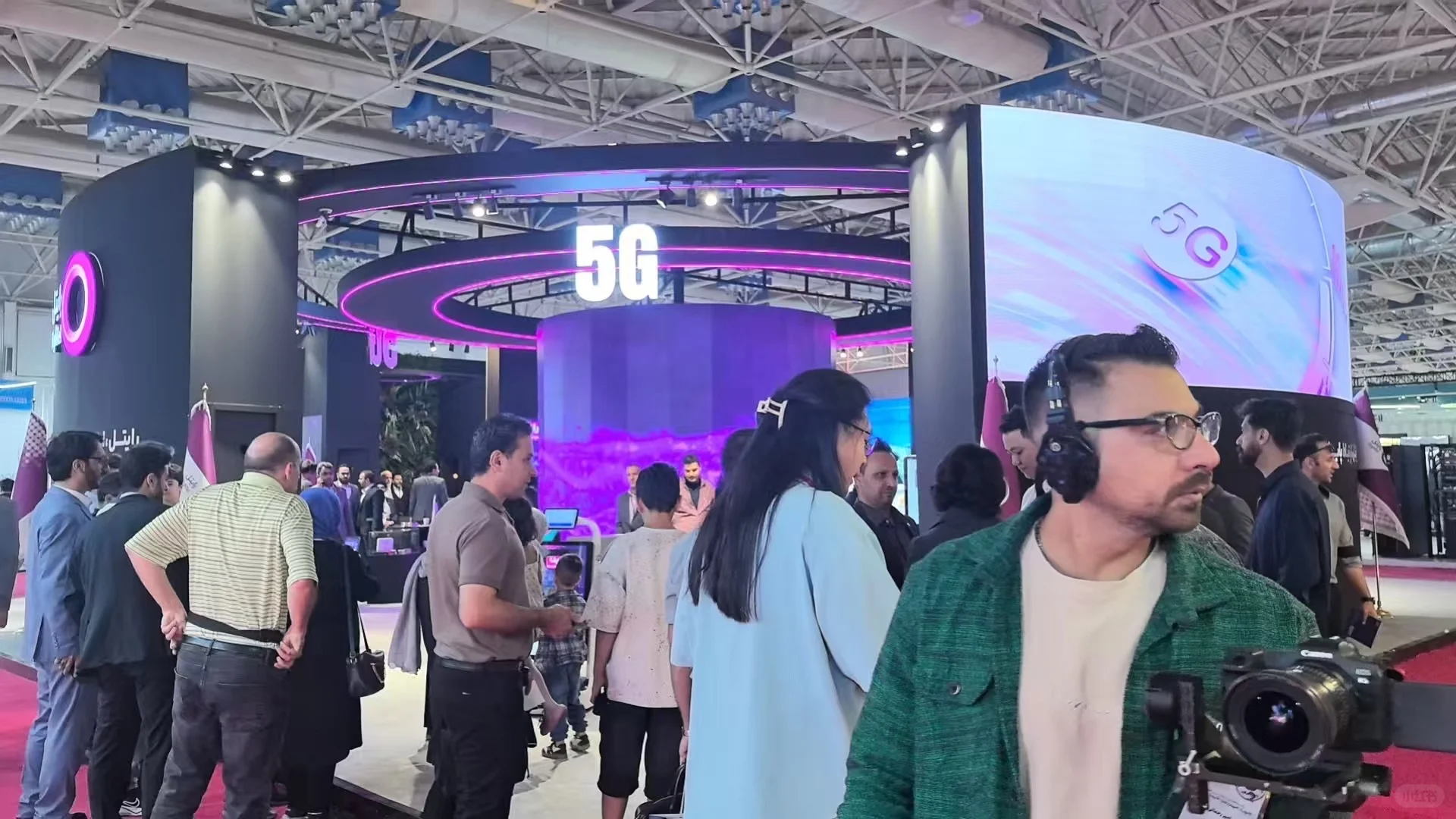 伊朗电子展会第一天人流好多呀！