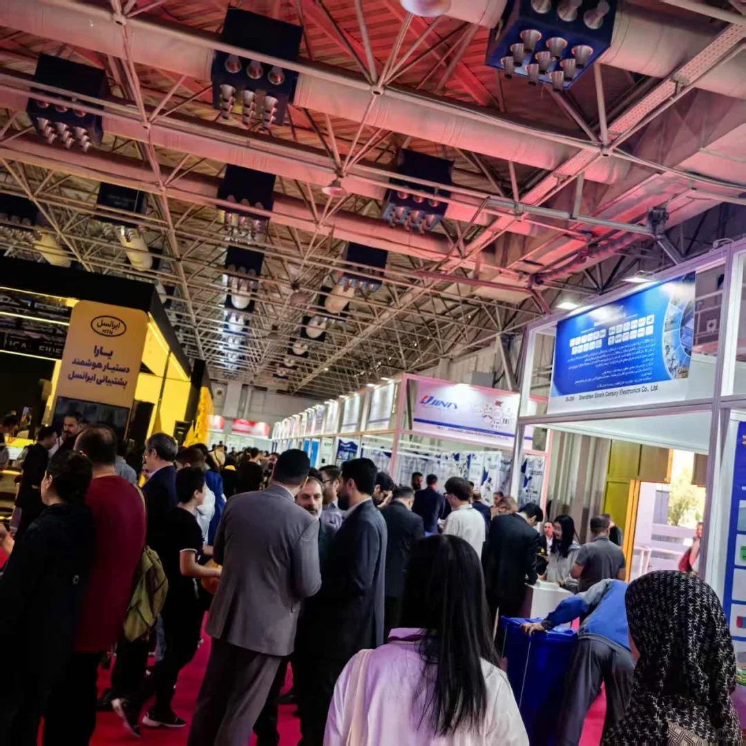 伊朗电子展会第一天人流好多呀！