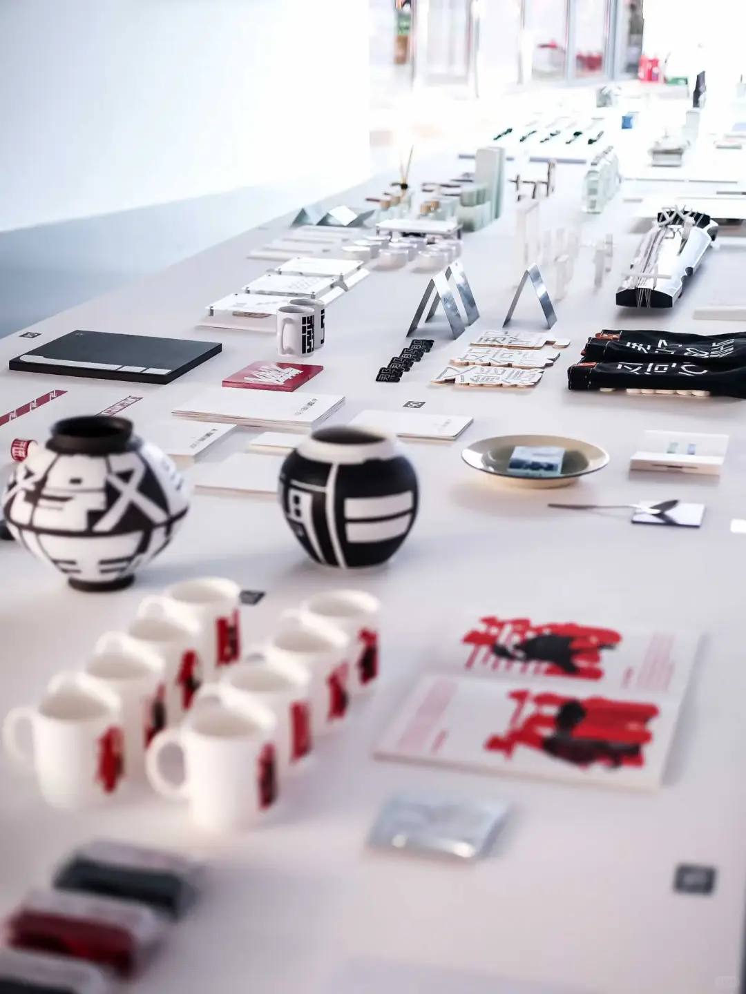 民办视传刚毕业就跟央美老师的作品一同展出