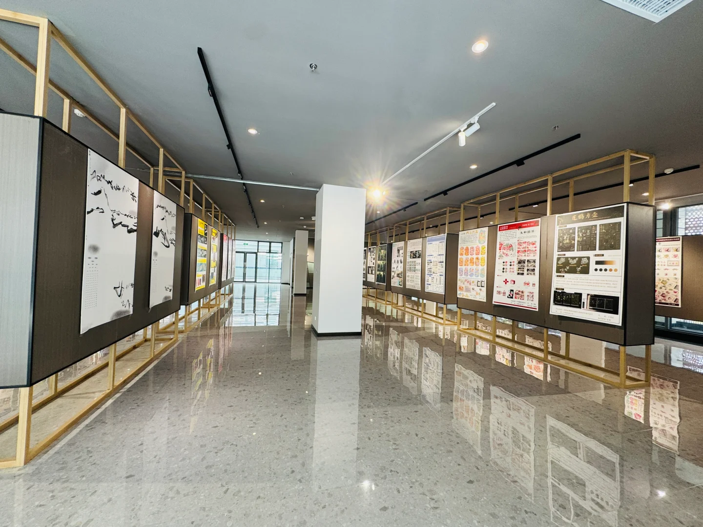 免费展览 融矩首届云南视觉传达设计作品展