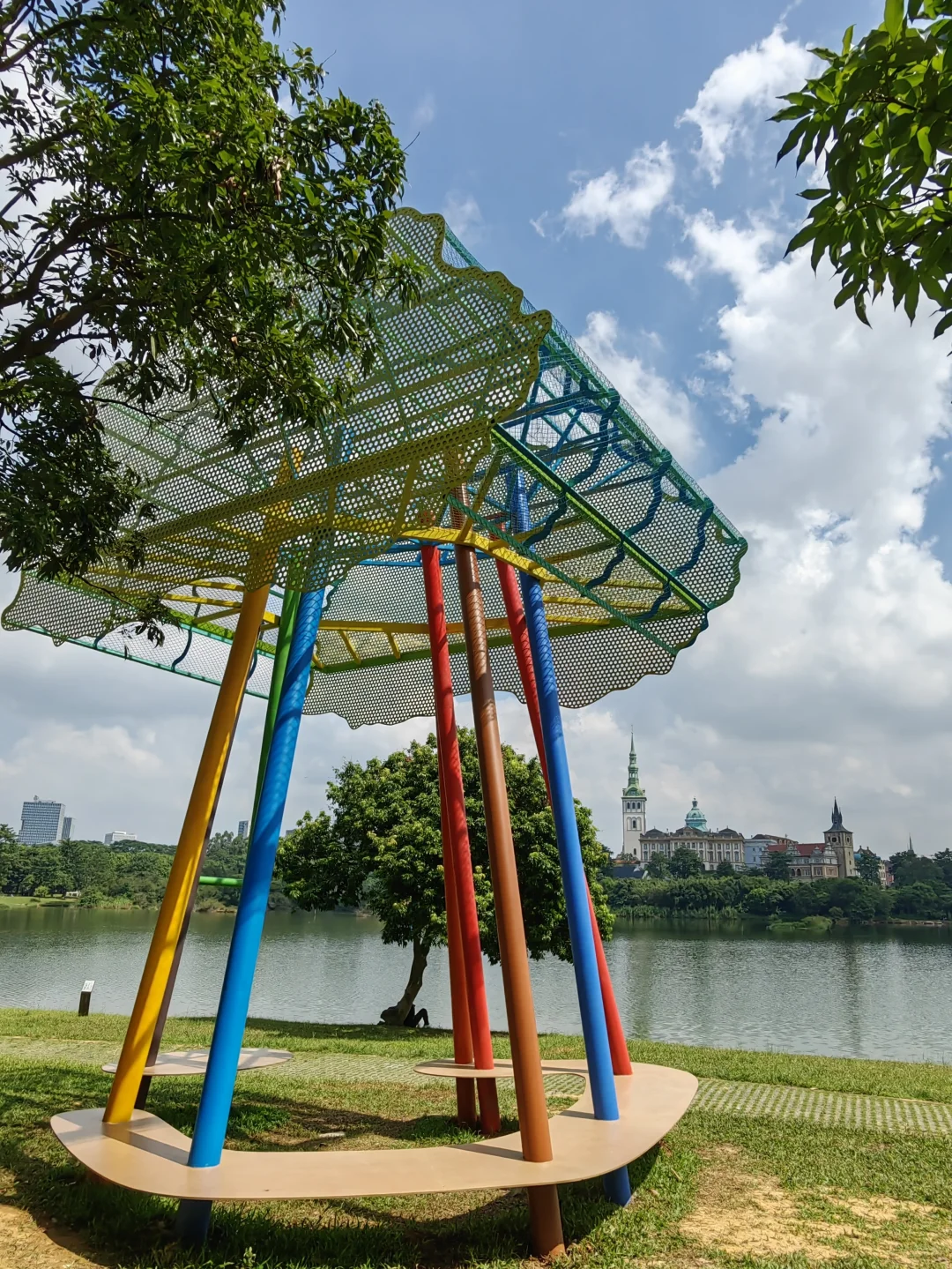 逛公园，看松山湖双年展，拥抱更开阔的世界