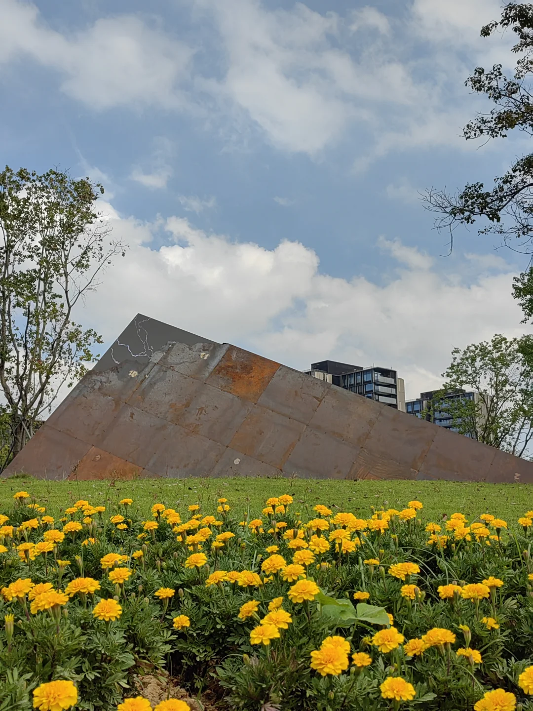 逛公园，看松山湖双年展，拥抱更开阔的世界