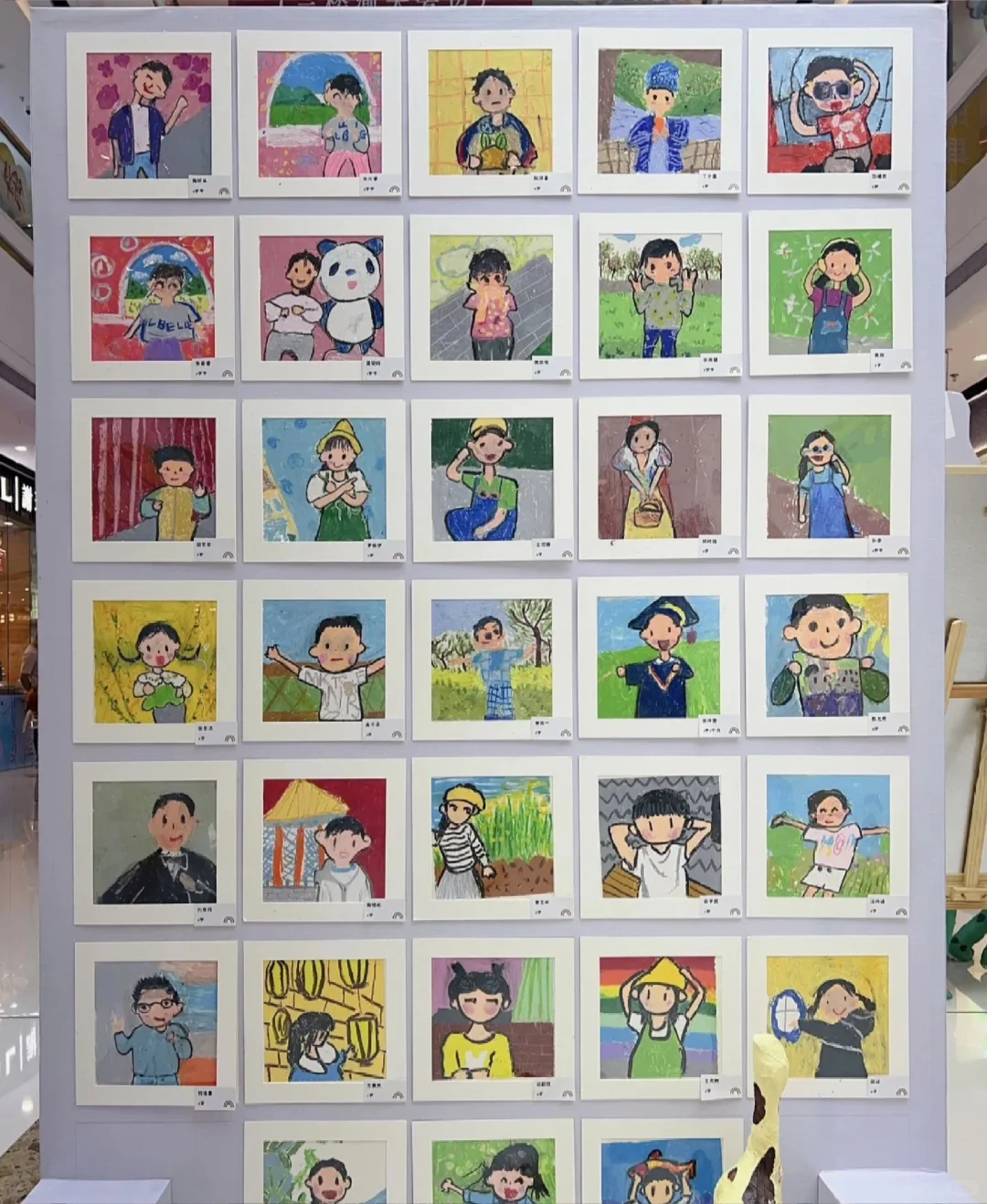 少儿美术商场画展应该怎样设计布置？