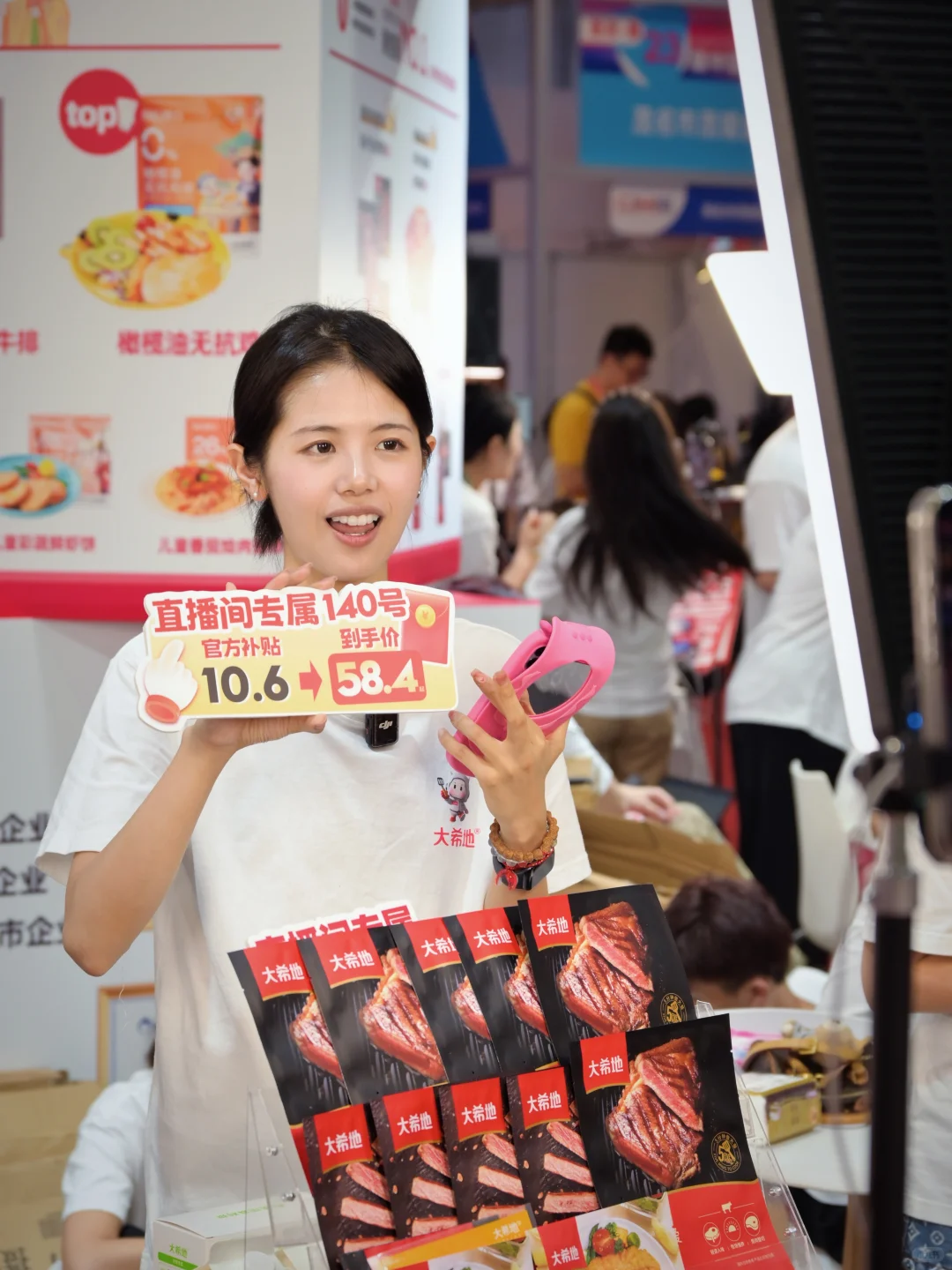 人类驯服肉食党的珍贵影像?｜厦门限定